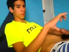 Latino Twink Shows Off When Jerking